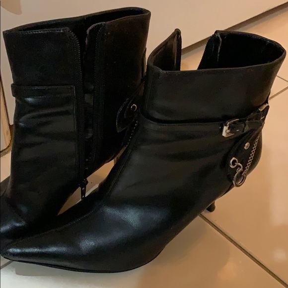 Sexy GUESS pointed black boots - Picture 3 of 6